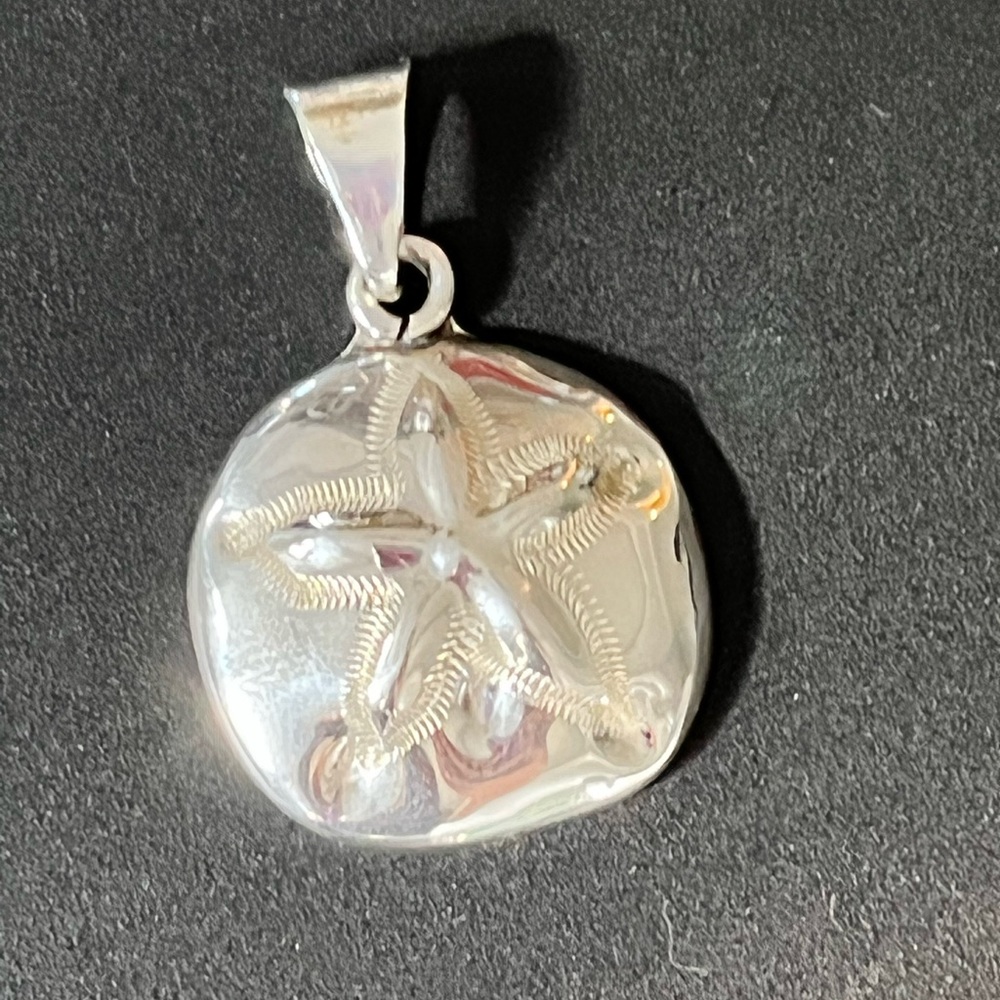 Elegant 925 Sterling Silver Starfish Pendant Necklace